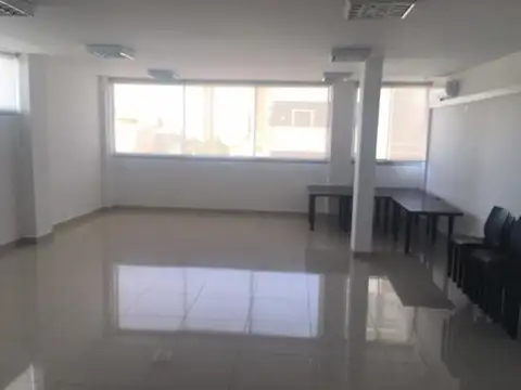 HERMOSO MONOAMBIENTE - BALCON AL FRENTE - VIG.24HS - AMENITIES