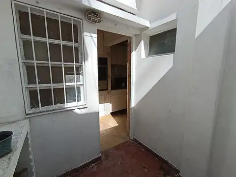 Depto Tipo Casa en Venta en Flores, USD 130.000