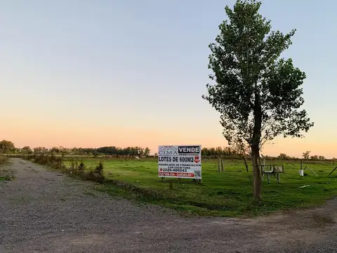 Terreno de 600m2 en venta en Uribelarrea con Posesión Inmediata