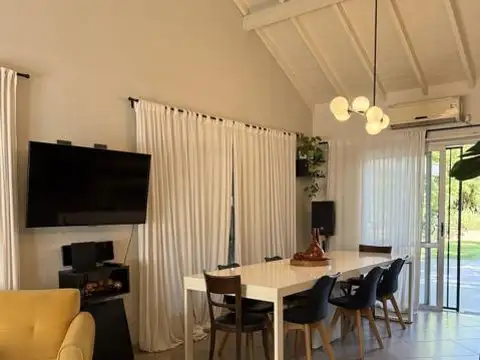 Casa 5 ambientes en venta en Ituzaingo, Udaondo