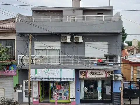 Dos departamentos en venta sobre Av. Gaspar Campos + DOS LOCALES y LOTE LIBRE
