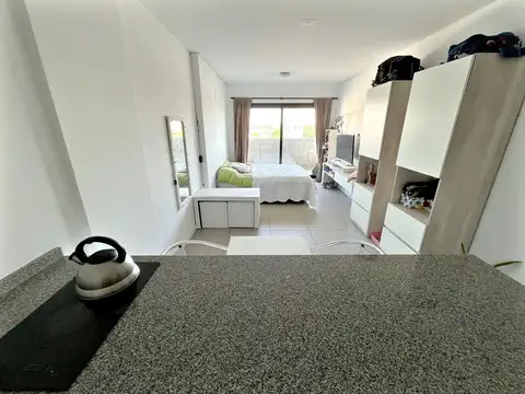 VENTA: monoambiente con balcón al frente y amenities. Barrio Echesortu, Rosario