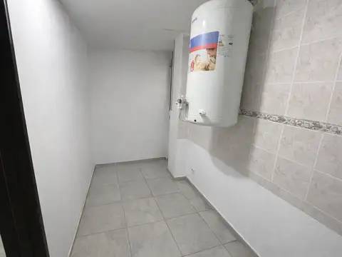 CASA EN VENTA + DEPTO AV. VIVES