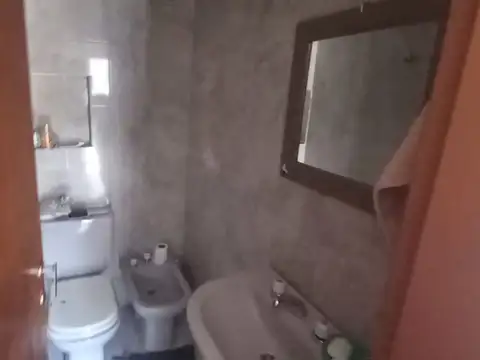Casa en Alquiler con 3 cocheras