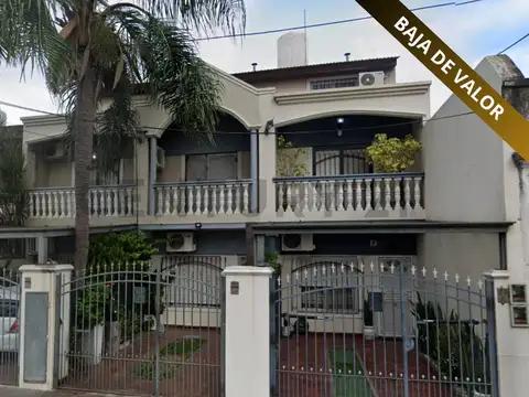 TRIPLEX 4 AMBIENTES CON COCHERA Y BALCON TERRAZA VILLA LUZURIAGA  -