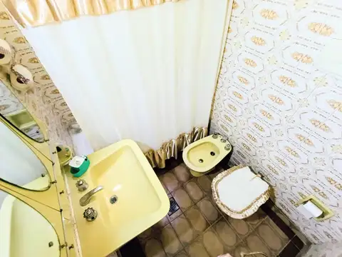 Depto Tipo Casa 5 ambientes con 2 baños