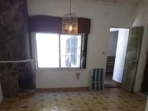 VENTA PH DEPTO 3 AMBIENTES + DEPENDENCIA DE SERVICIO A REFACCIONAR EN CIUDADELA