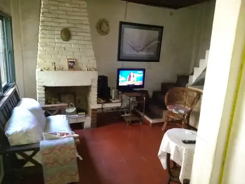 VENTA PH DEPTO 3 AMBIENTES + DEPENDENCIA DE SERVICIO A REFACCIONAR EN CIUDADELA