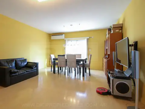 Ruben Dario al 4200 entre Carregal y Alem