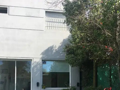 Casa en venta en  Francisco Alvarez - Moreno