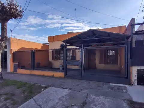 CASA EN VENTA EN MERLO SUR