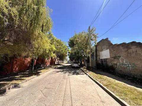 LOTE EN VENTA CENTRICO CERCA DE LA LAGUNA