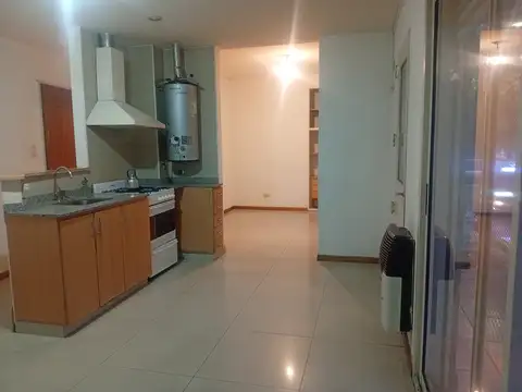 Muy lindo 2 ambientes al frente con balcón corrido