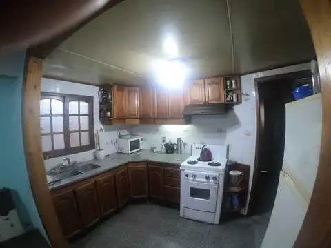 Casa 5 ambientes con 3 baños