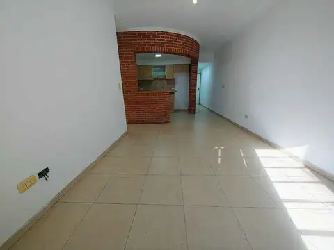 Departamento en Alquiler en Villa Riachuelo, $ 800.000