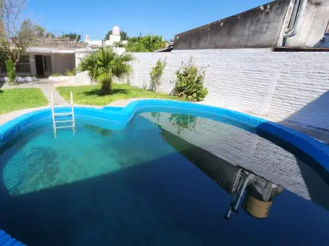 CASA A REFACCIONAR DE GRAN TERRENO EN BARRIO MARIA SELVA