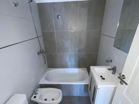 Nueva Cordoba un dormitorio amplio con vestidor balcon