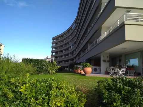 Departamento en Alquiler con 1 cocheras