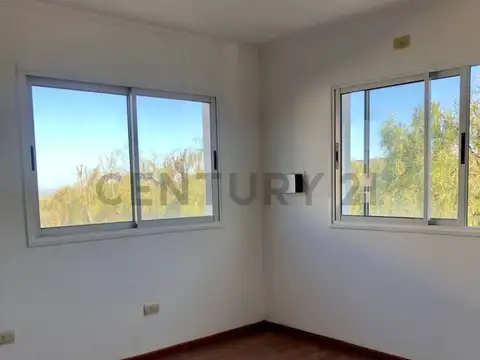 Casa 7 ambientes con 2 baños