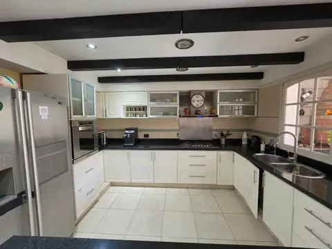 Casa 6 ambientes con 6 baños