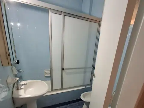 Amplio departamento de 2 Ambientes, Sarmiento al 2200