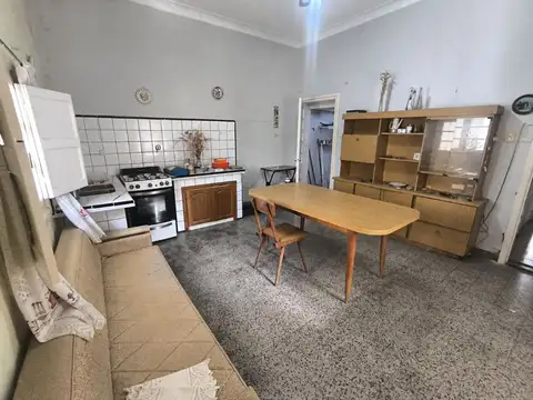 Casa 3 ambientes con 2 baños