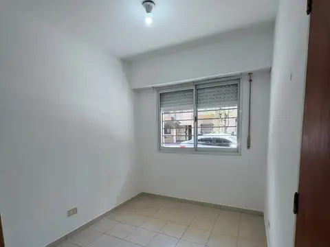Vera Mujica 600, Piso pb