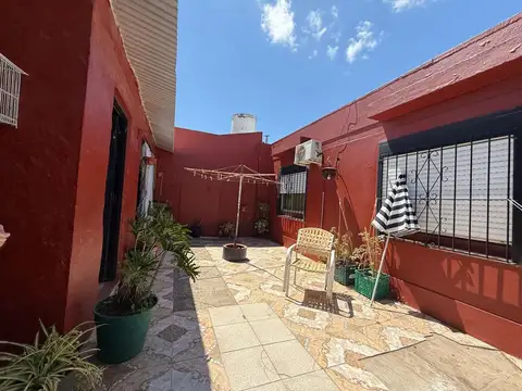 Casa 4 ambientes con 1 baño