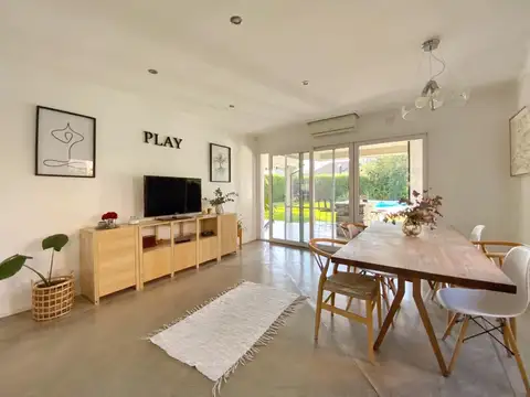 Casa en Alquiler Temporal con 3 cocheras