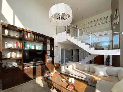 Casa 6 ambientes con 3 baños