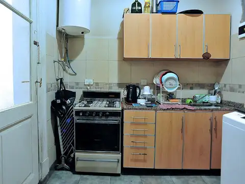VENTA EXCELENTE PH CON PATIO EN CONSTITUCION CABA