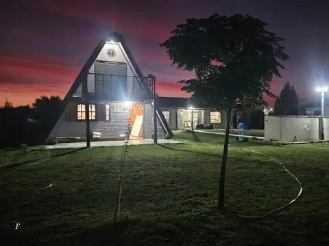 Casa en venta - 3 Dormitorios 2 Baños - Florencio Varela