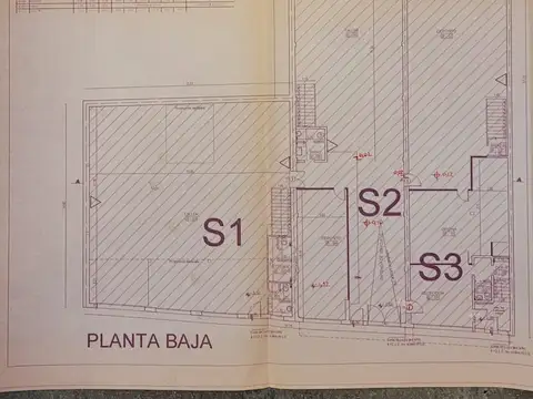 EXCELENTE Fabrica/Galpón con oficinas en 3 lotes integrados. Ex E3