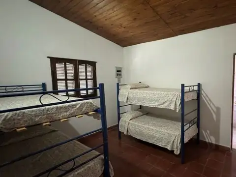 SE VENDE CASA MAS DEPTO EN LA PUERTA