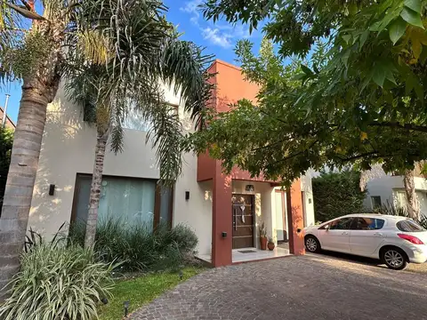 CASA EN VENTA EN HARAS MARIA VICTORIA