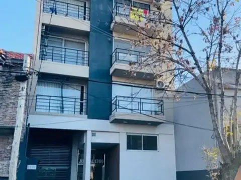 Departamento loft en planta baja con cochera