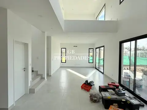 Casa en Venta en Pilar Del Este - Santa Elisa, USD 245.000