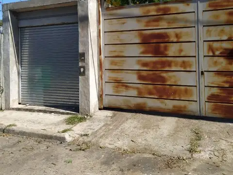 Lote de Terreno con local en venta- Valentín Gómez al 1200, Rosario.