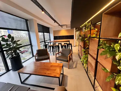 Excelente planta de oficina equipada