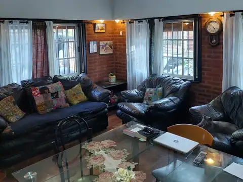 Residencia de lujo en el corazon de Devoto - con Pileta, Jardin y Amplios Ambientes