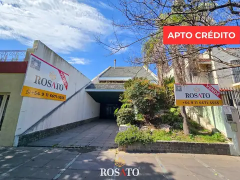 Venta Casa de 6 Ambientes en 3 Plantas con Jardín, Parrilla y Garaje en Villa Lugano - Apto crédito