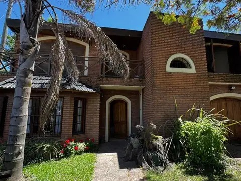 Casa de 3 dormitorios con pileta venta IDEAL EMPRENDIMIENTO