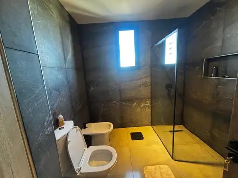Duplex a la venta! La Luisita! Categoría! Con pileta!