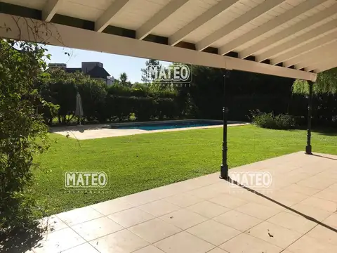 Casa en Venta en Campos De Alvarez, USD 355.000