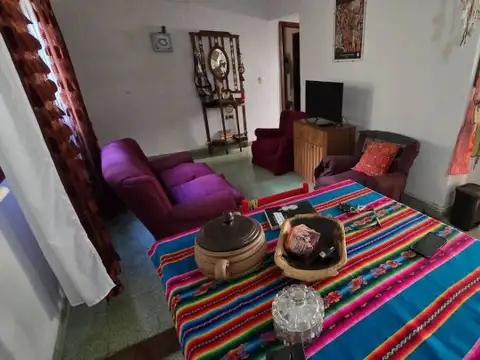 Depto Tipo Casa en Alquiler en Bernal, $ 900.000
