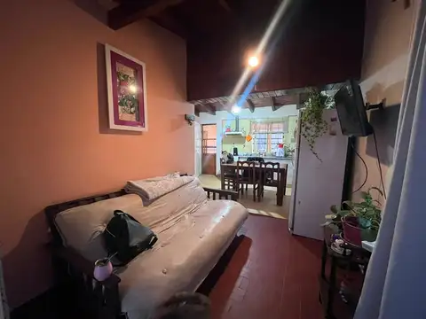 Casa 4 ambientes con 1 baño