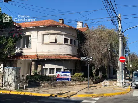 Exc. Chalet a 1/c de Av. Maipú en Exc. Sector con 5 Amb., Patio y Cochera