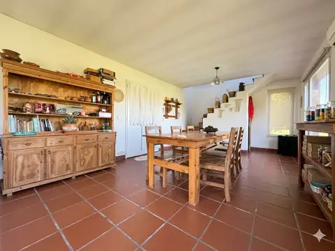 Casa en Venta con 3 cocheras