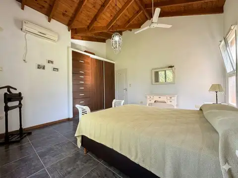 Casa 6 ambientes con 4 baños