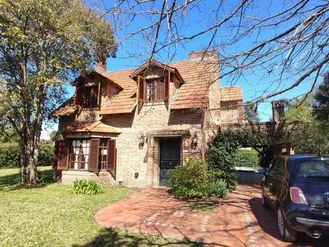 Casa en alquiler en Golfer's Country Club, Pilar - 4 ambientes